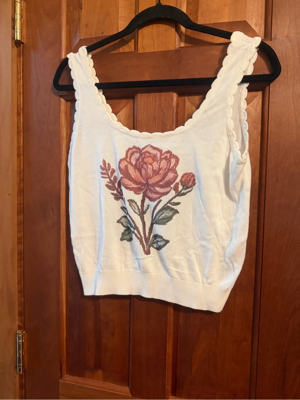 Sleeveless White Knit Tank with Rose Motif- Unbranded